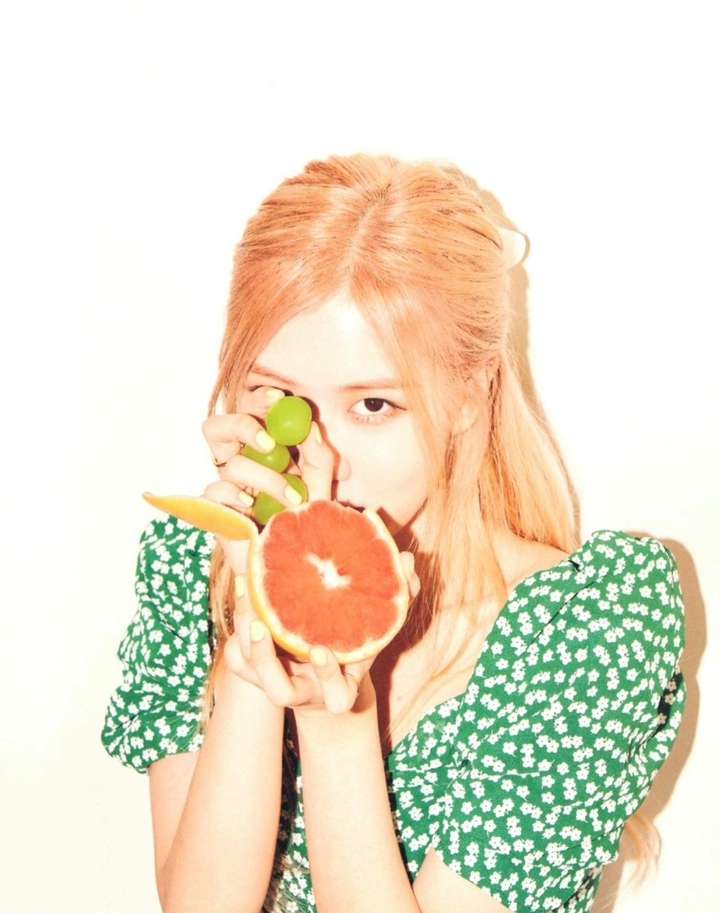 你存过的rosé朴彩英最美的照片是?