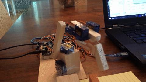 伺服电机拼出一个机器手臂,并用一块arduino uno和matlab对它进行控制