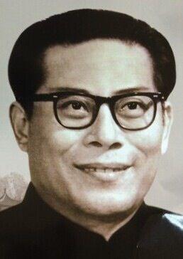 怎样的手机壁纸会显得逼格很高? - 李轩的回答