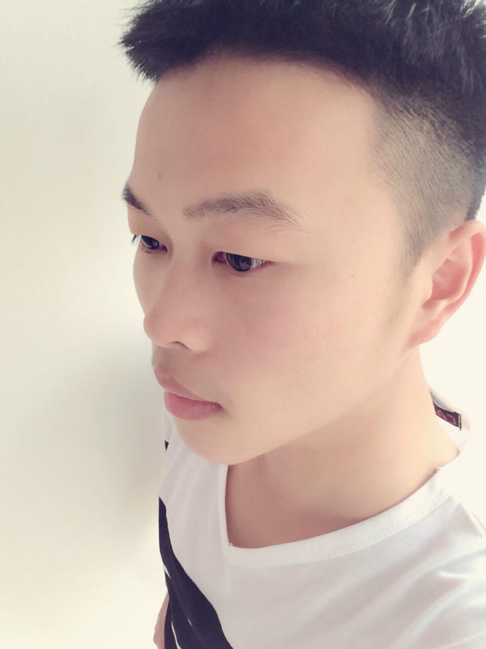 看起来比真实年纪小是什么体验? - LeoQin 的回