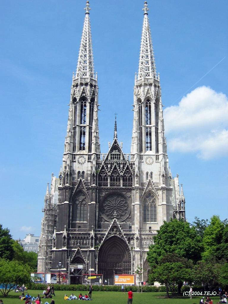 奥地利这是也建造了一些哥特式的教堂.著名的有维亚纳虔信教堂.