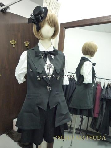 <em>女</em>朋友<em>穿</em>Lolita<em>洋装</em>的时候<em>男生</em>应该怎么搭配? 