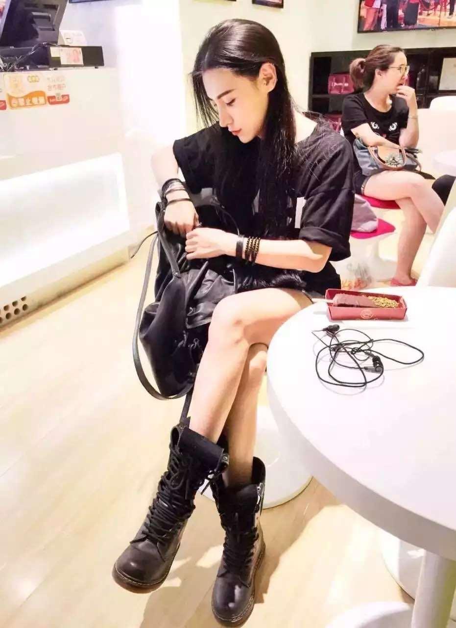 腾讯的<em>鹏飞姐</em>到底是怎样的一个人,是美术圈里