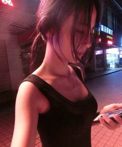 我的<em>头发</em>有些<em>毛躁</em>自来卷,想弄成这样。? - 发型