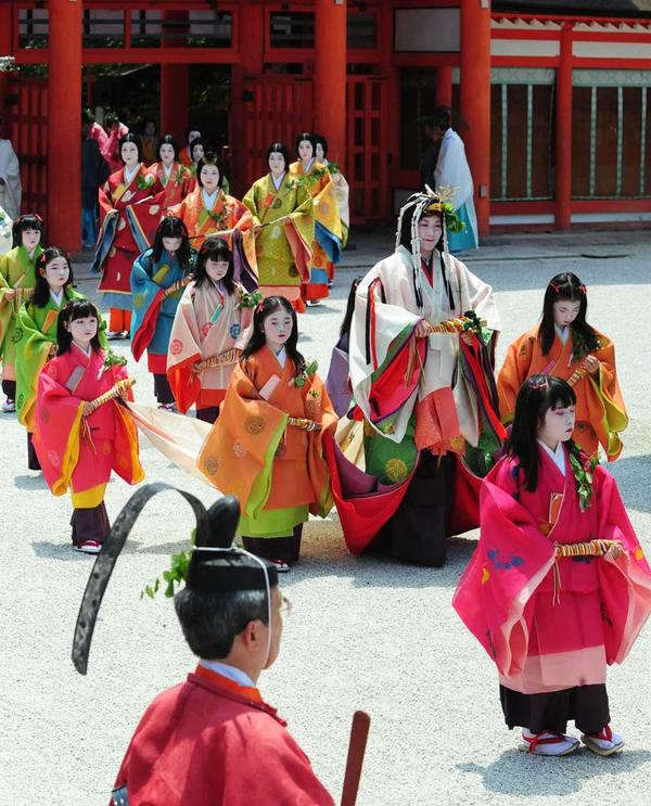 去日本旅游,有哪些当地传统节日庆典值得体验?