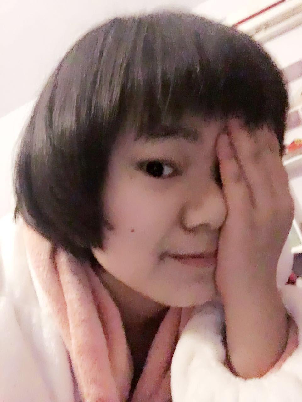 丸子短发在留过程期间最难留的发型中应该留个女生短发半扎长发头图片