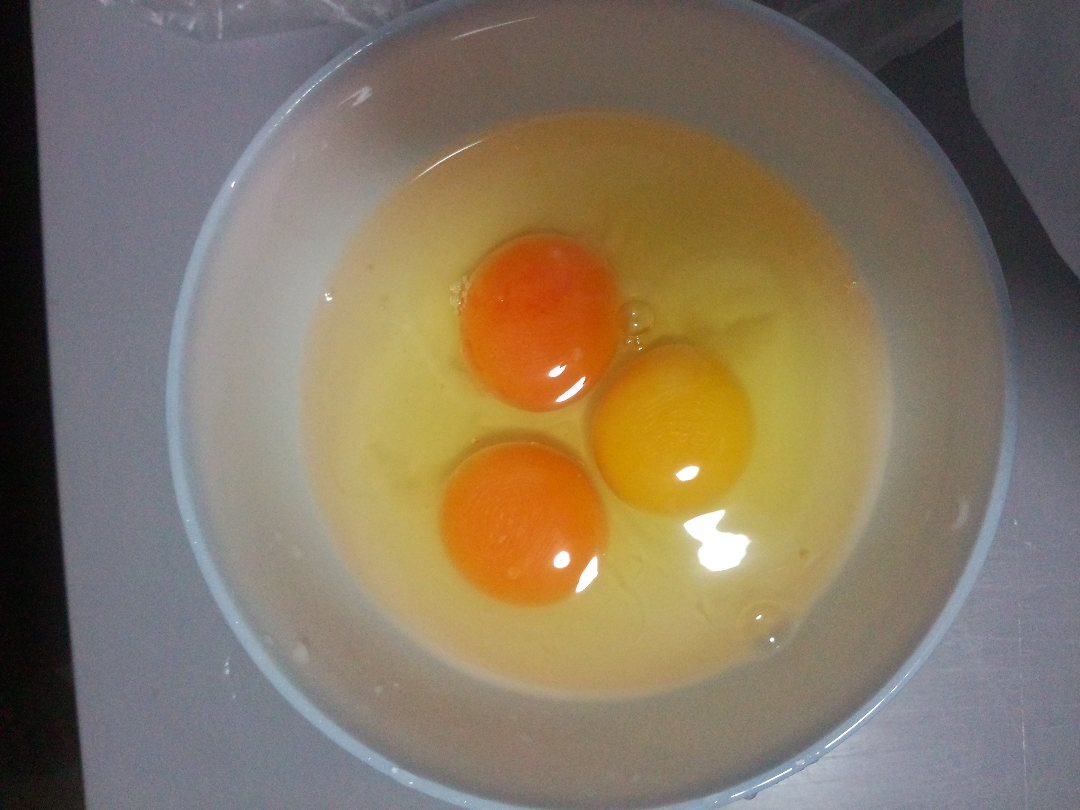 根据蛋黄的颜色可以判断鸡蛋的种类吗?