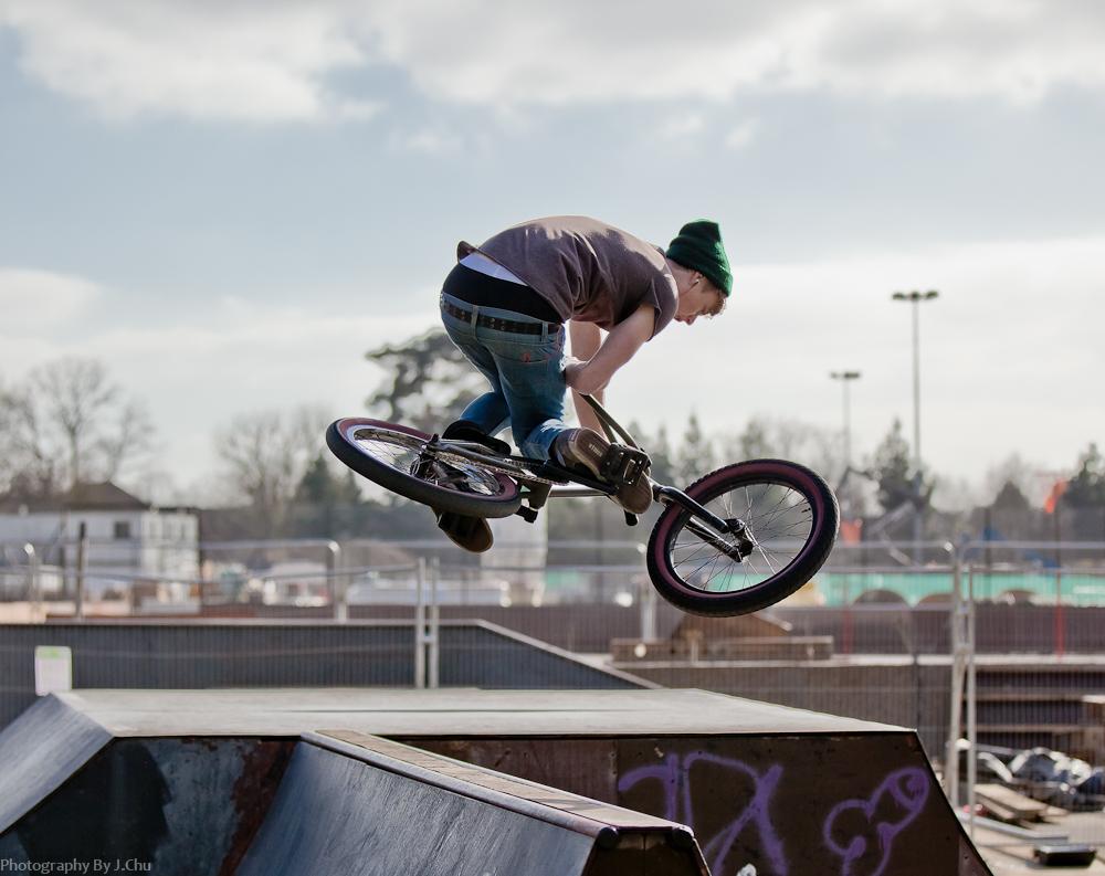 参与极限运动的人,与普通人的身体素质有哪些