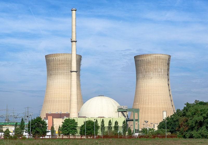 230 人 赞同了该文章 题图:德国philippsburg核电站的冷却塔.