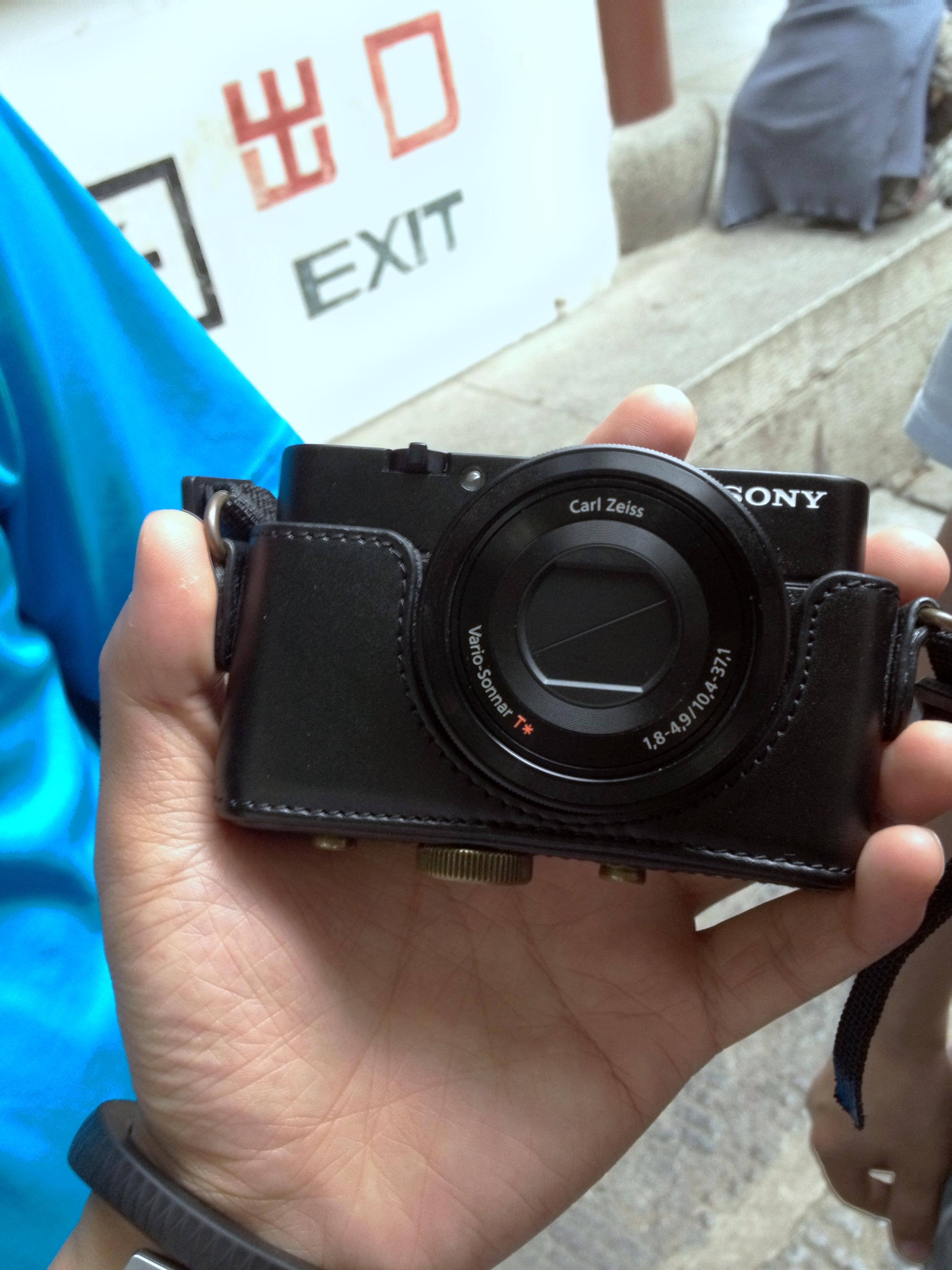 如何评价索尼 Sony A5100 入门款无反相机?
