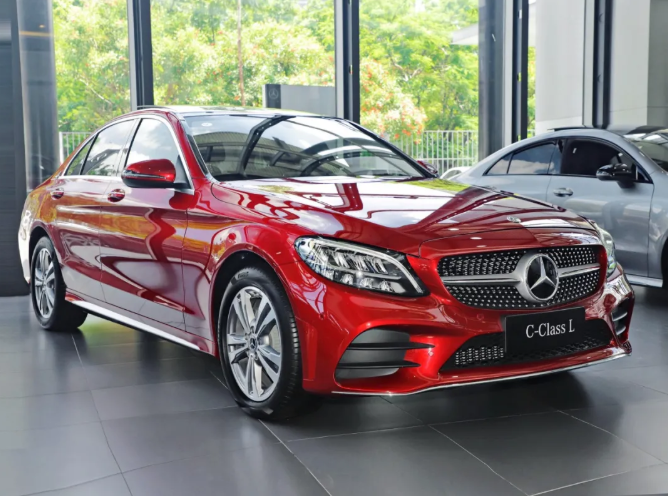 奔驰C class,奔驰c class l白色内饰 5-3万元,大保养6000多块,这样的奔驰c级会出问题吗?