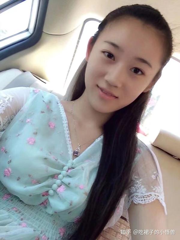 高中时素颜就好看的女生长大化妆后岂不是逆天吗?