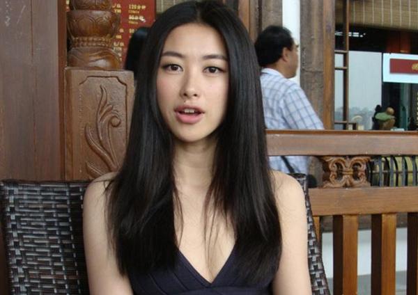 高以翔 最美面孔的中国女星候选人有:迪丽热巴,宋茜,林允,鞠婧祎,朱珠