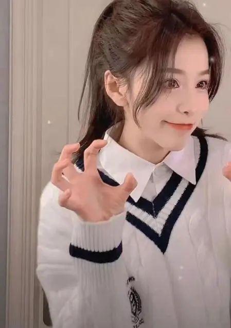 草莓朵朵