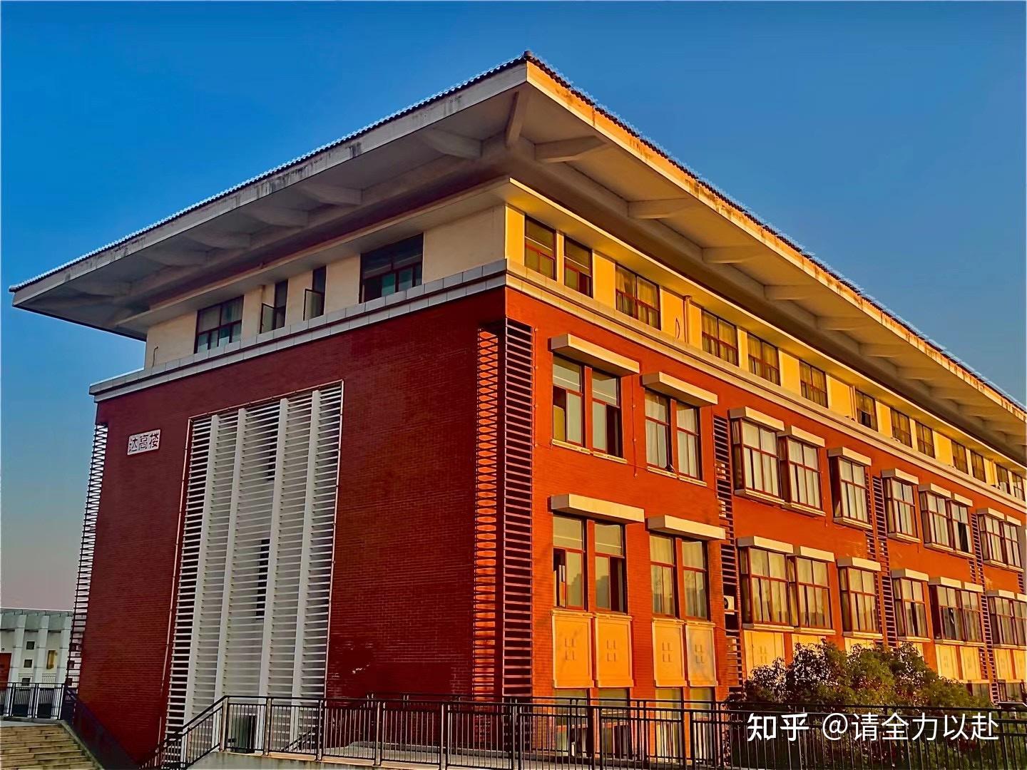 如何看待江西省泰豪动漫职业学院这所学校