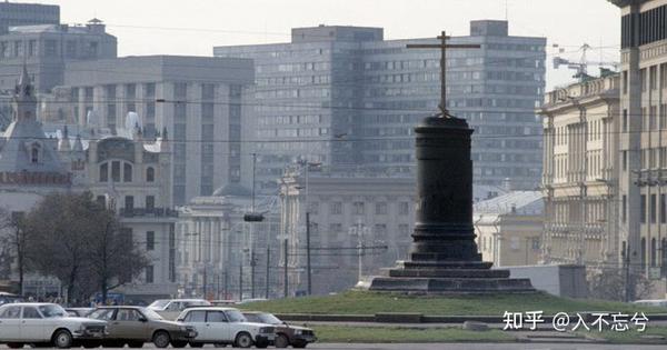 老照片背后的故事莫斯科卢比扬卡广场和捷尔任斯基雕像