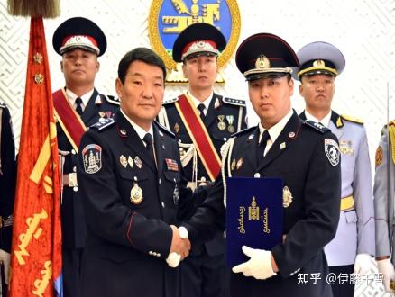 警察制服(只有交警佩戴白色帽子(五)特警制服八,警用车辆end蒙古国