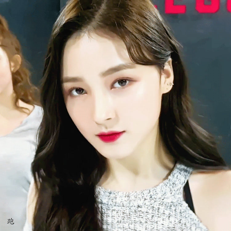 韩国女团成员有哪些惊为天人的瞬间?