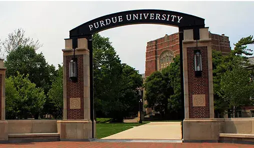 purdue university普渡大学校内的犯罪率低,学校及当地警察对学生的