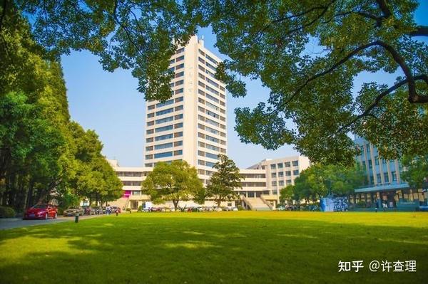 东华大学服装设计与工程系