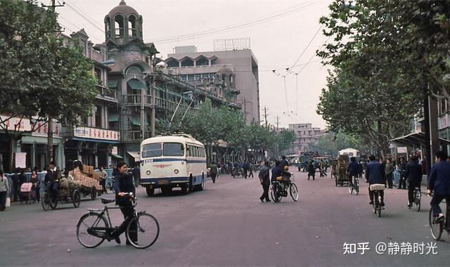 老照片带你重回80年代的武汉感受老武汉的旧时光