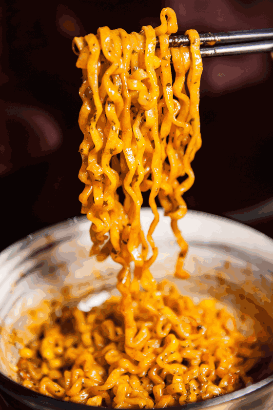 没有菜单,汇集全世界网红泡面的「泡面专门