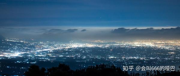 印尼布罗莫火山 万籁俱寂 比拟天上幻境