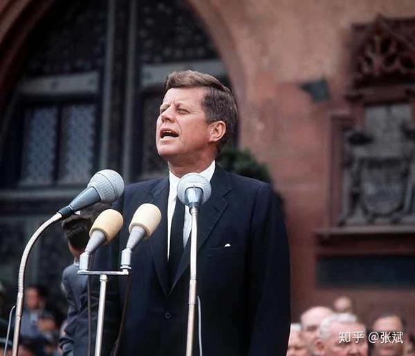肯尼迪总统公开演讲宣布登月