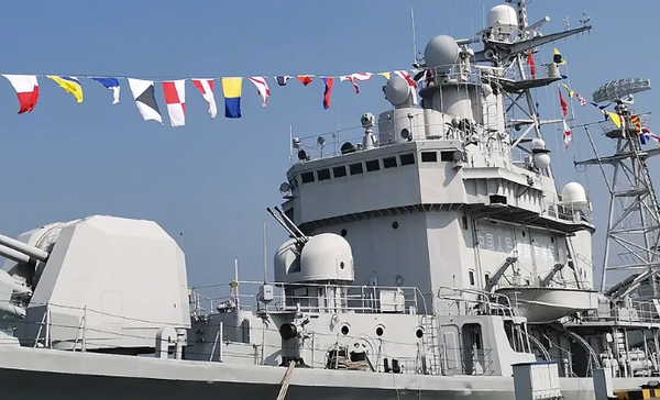 165湛江号导弹驱逐舰光荣退役将作为靶舰测试反舰弹道导弹
