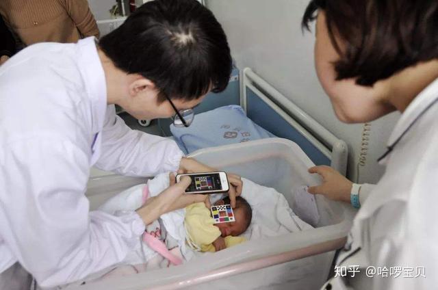 广东一婴儿黄疸入院2天离世原因变4个新生儿黄疸有这么严重吗