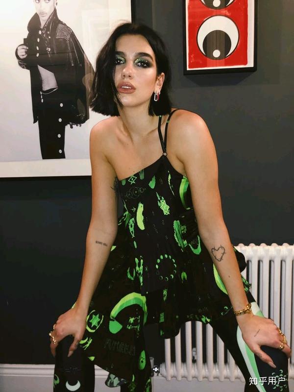 dua lipa(啪姐)与taylor swift(霉霉)相比,还存在多大