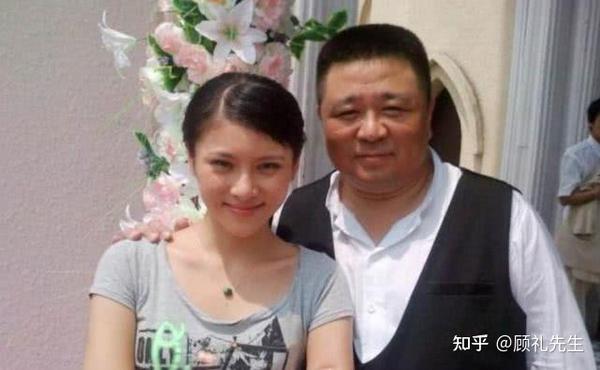 "狄仁杰"梁冠华:差点被胖毁掉一生,没有妻子就没有他的今天