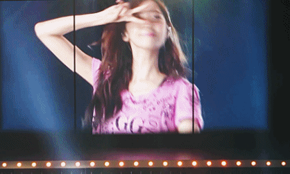 可惜换手机了嘤嘤嘤以前存的允儿超美的图都没有了,初中高中的时候