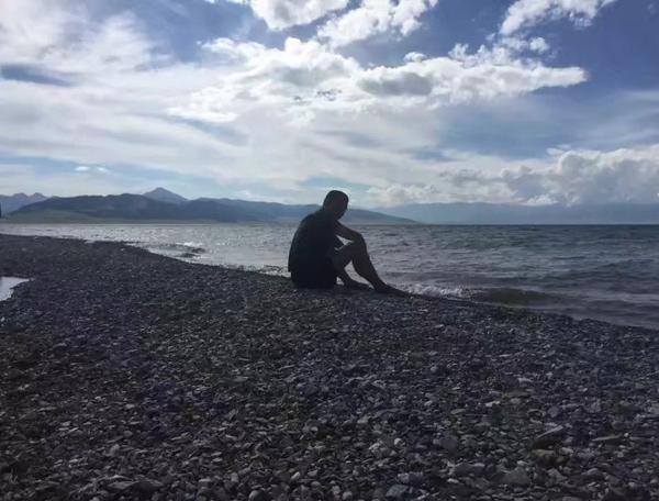 觉得就是提问我的……         我喜欢远行,我出门向来一个人