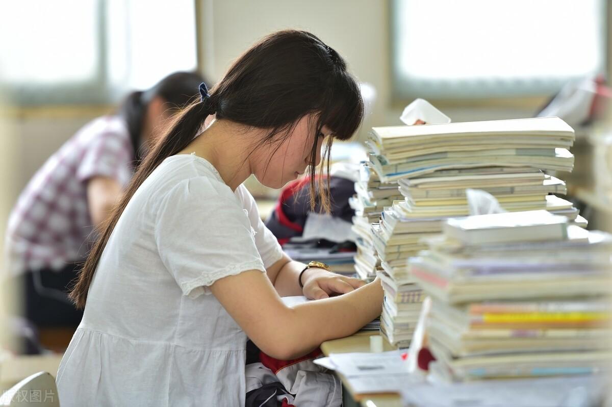 高三生一熬夜学习就犯困教你正确的熬夜学习方法