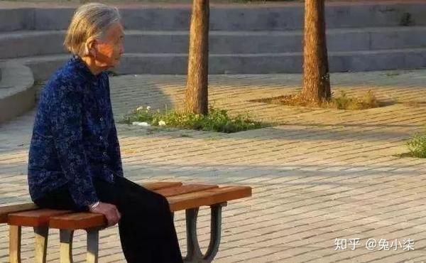 "老年孤独"让老人处境更加艰难,所依智能养老积极应对