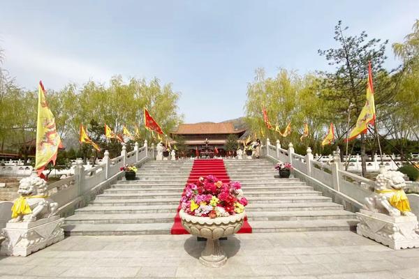 皇家龙山公墓的硬件设施在北京市所有公墓中遥遥领先,首先建造这家