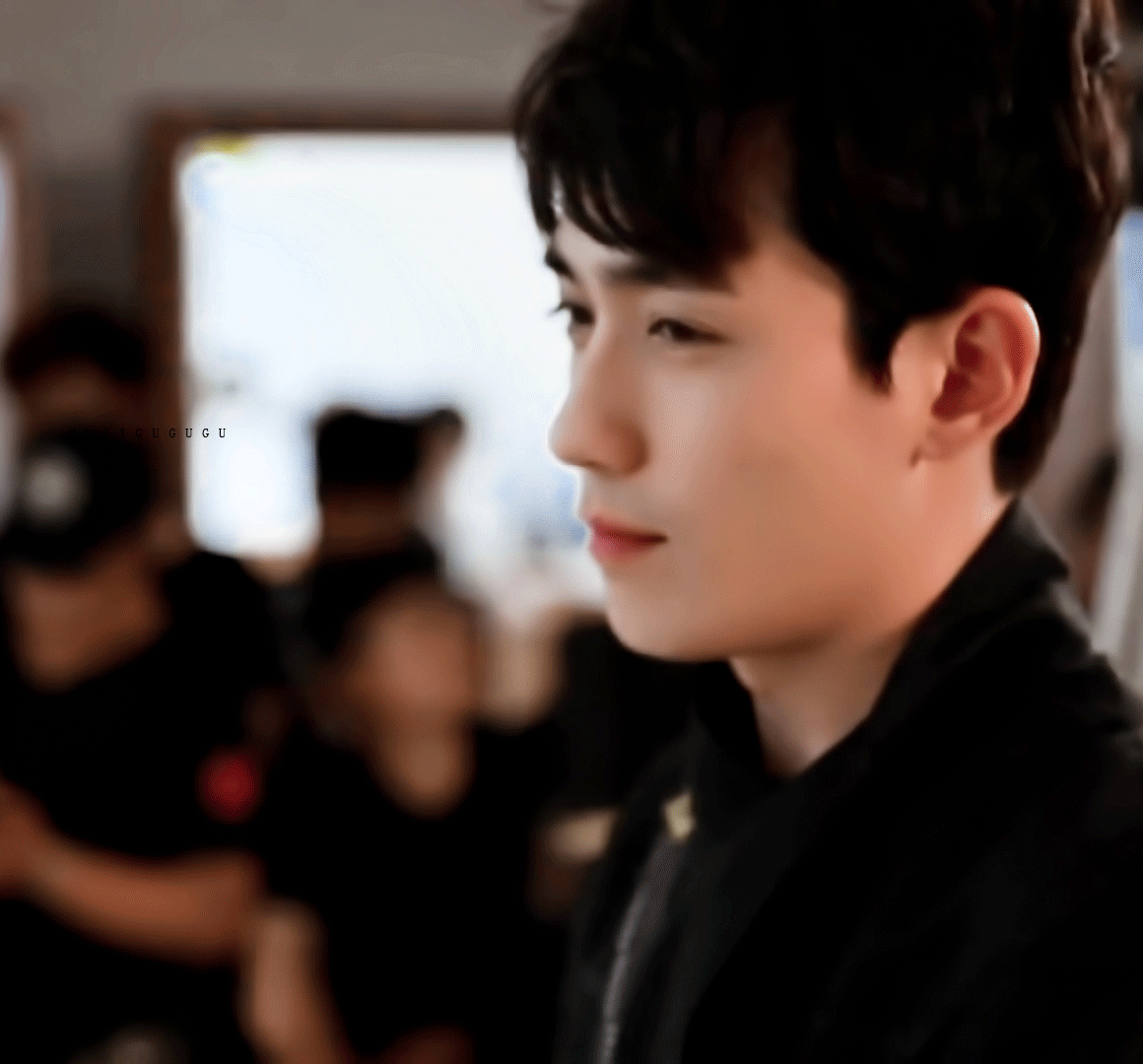 如何评价朱一龙的长相?