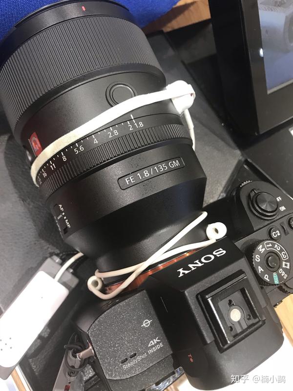 为什么说索尼最新发布的 135mm f1.8gm 镜头,国行定价