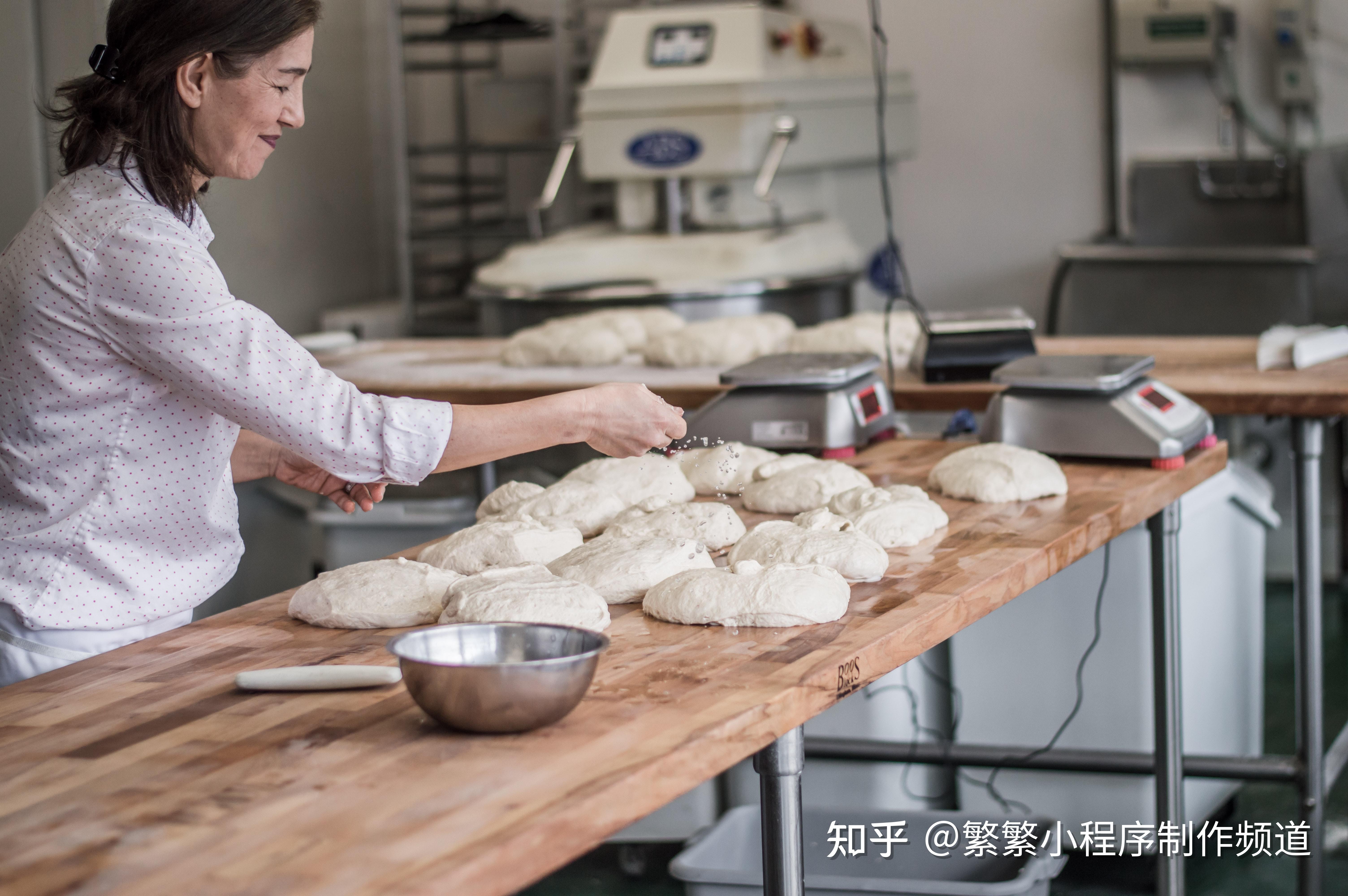 如何用烘焙店小程序做私域运营？快来复刻这个月入4w+的 ...