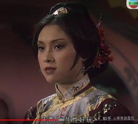 84的鹿鼎记中,吕有慧出演了太后和假扮太后的毛东珠,毛东珠的真容是