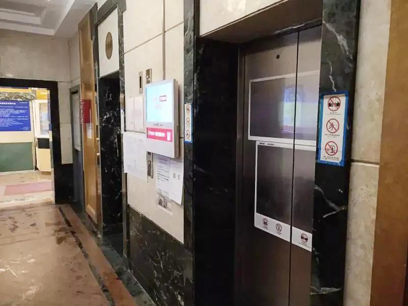 老旧电梯安全隐患需重视,这栋居民楼电梯竟有23项指标不合格
