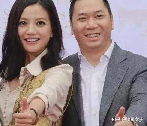 马云和赵薇之间,到底有啥千丝万缕的联系?