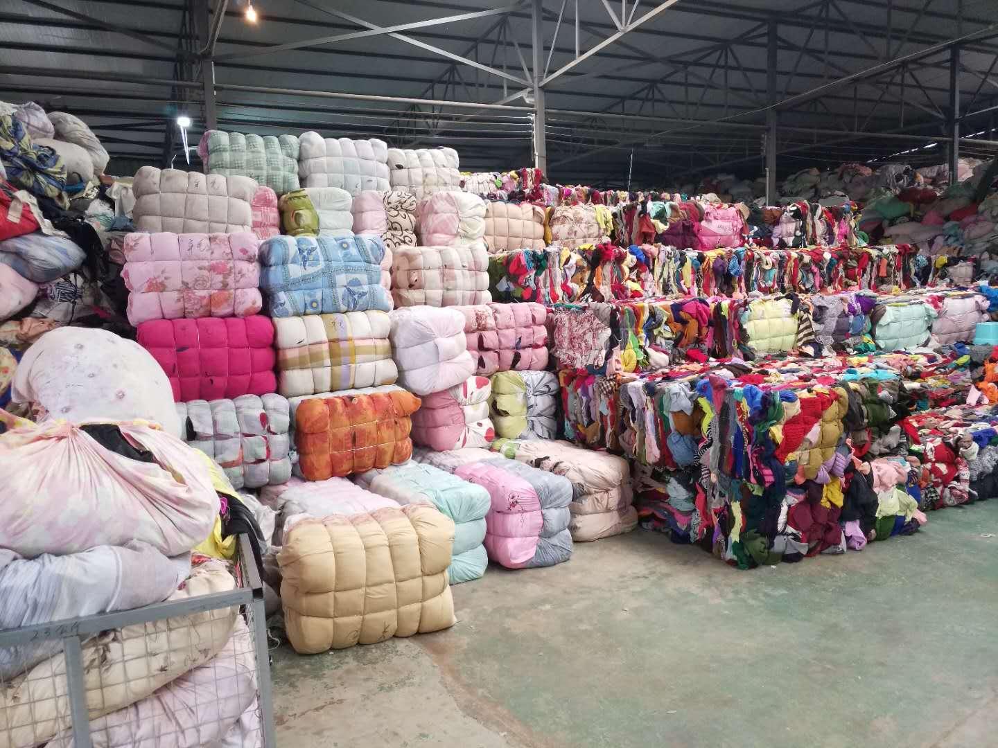 回收旧衣服一年赚200万是真的吗