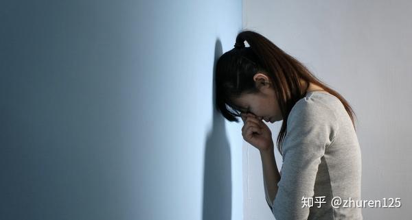 什么是抑郁情绪和抑郁症?患有抑郁症该如何从其阴影之