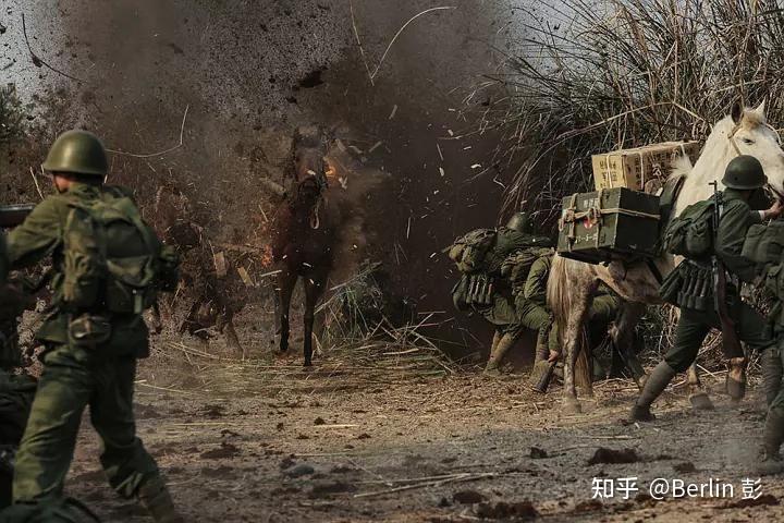 拯救她仅剩的最后一个孩子离开战区,米勒的八人小分队寻找过程中陆续