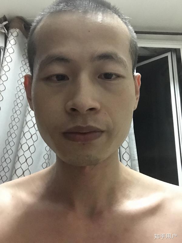 网恋对象一个月了挺喜欢他的昨天他突然发自拍给我觉得他长的丑怎么办