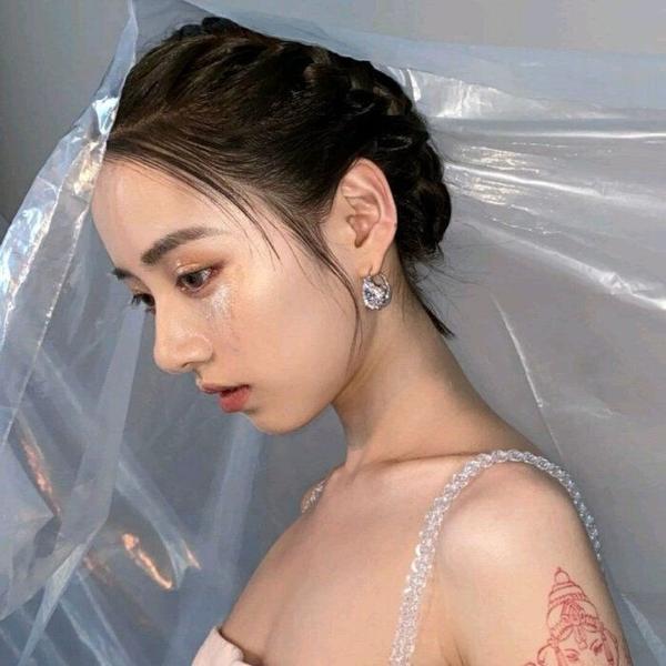 暗黑高冷女生头像,霸气御姐丧系女头