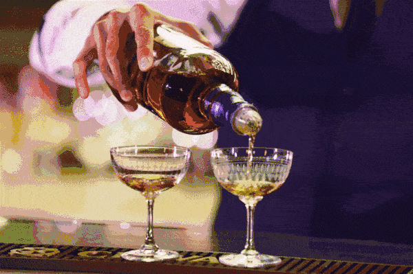 七天乐晒朋友圈,甩人十八条街,比网红更红 | 圆你的调酒师梦