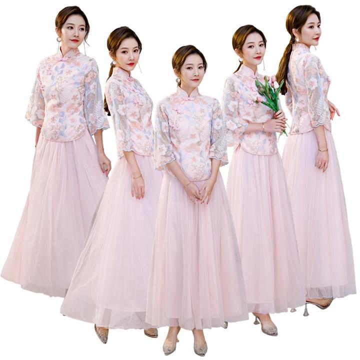 几种中式新娘礼服搭配的伴娘服